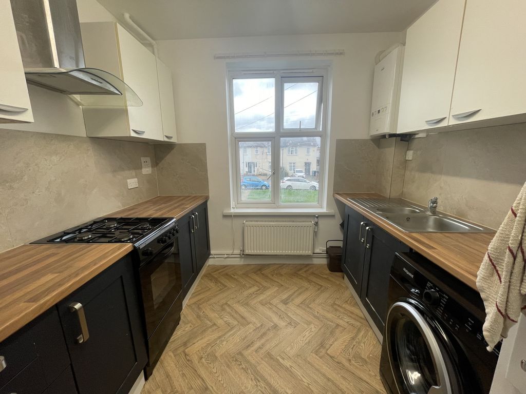 Property photo 3 of 7 Gallery