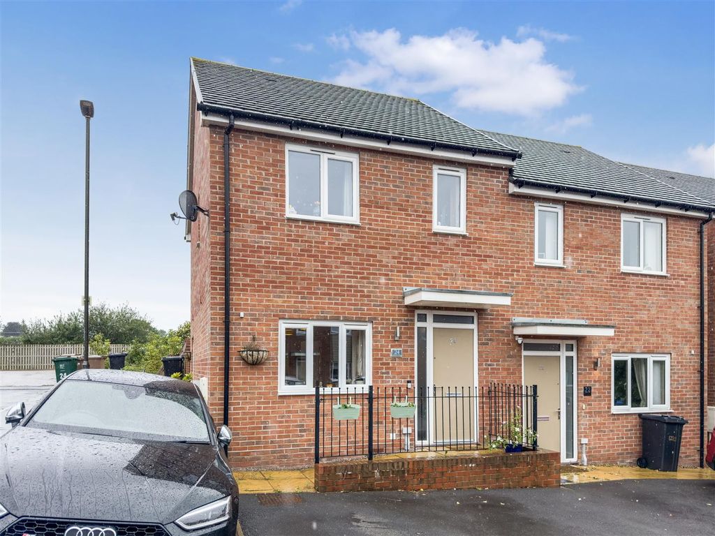 Property photo 3 of 25 Furnace Lane, Castle Gresley (18).Jpg