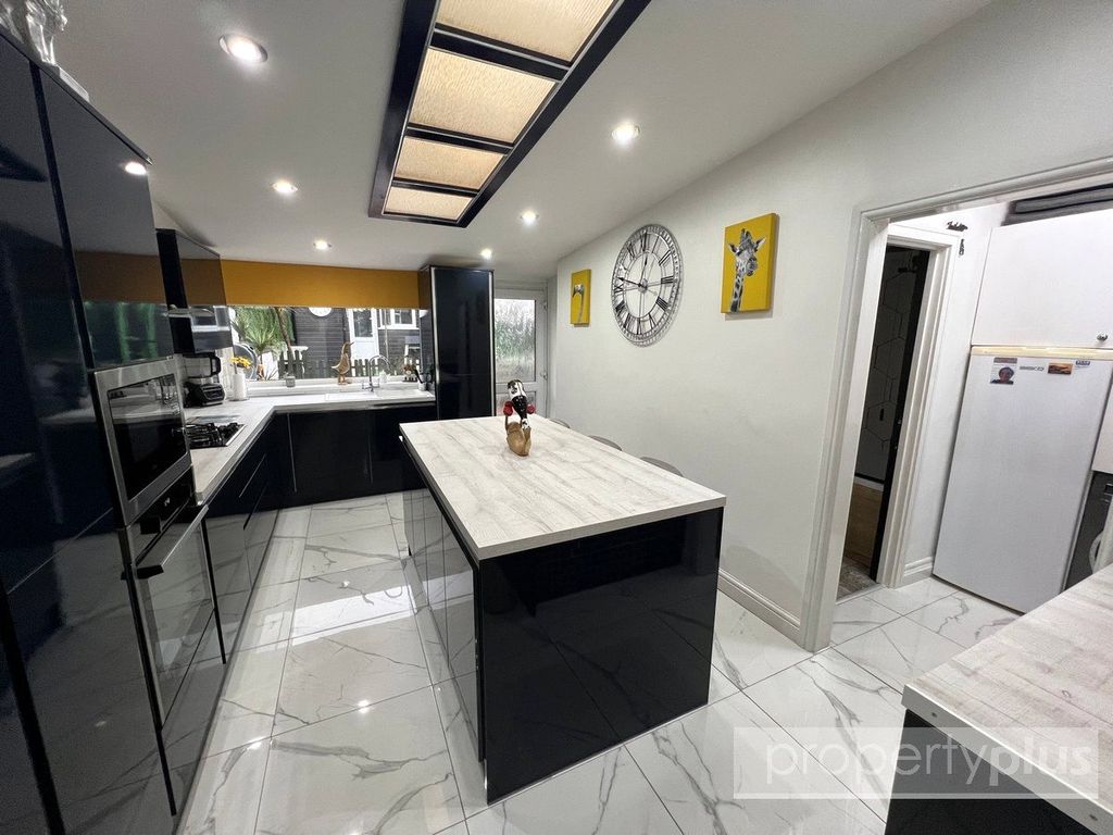 Property photo 3 of 19 Picture No. 13