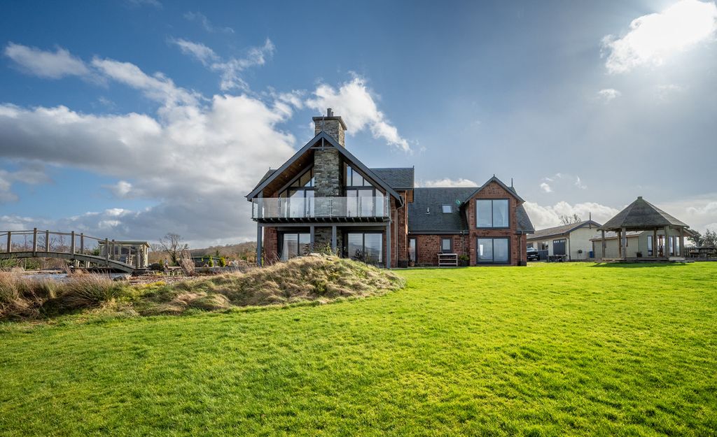 Property photo 2 of 15