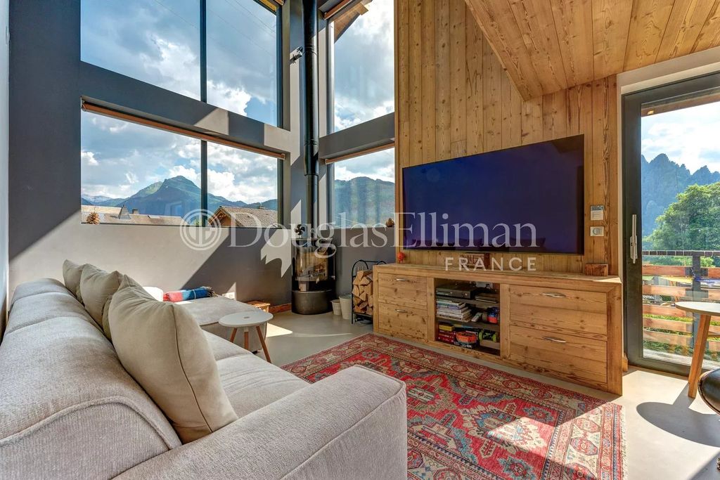 Property photo 1 of 35