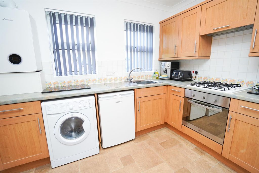 Property photo 3 of 12