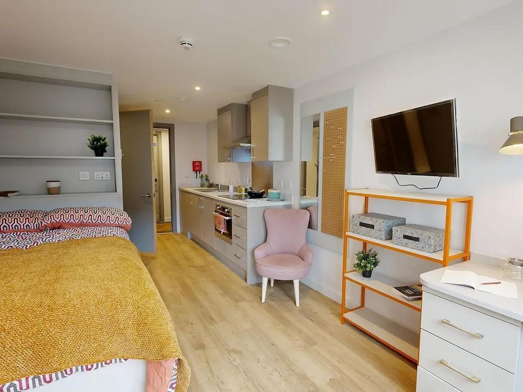 Property photo 3 of 56