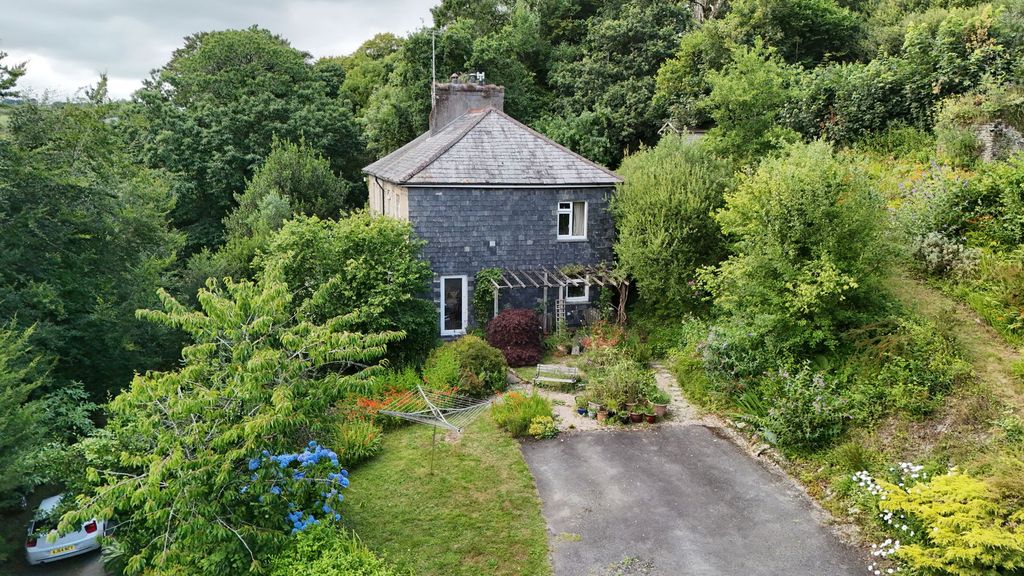 Property photo 2 of 16