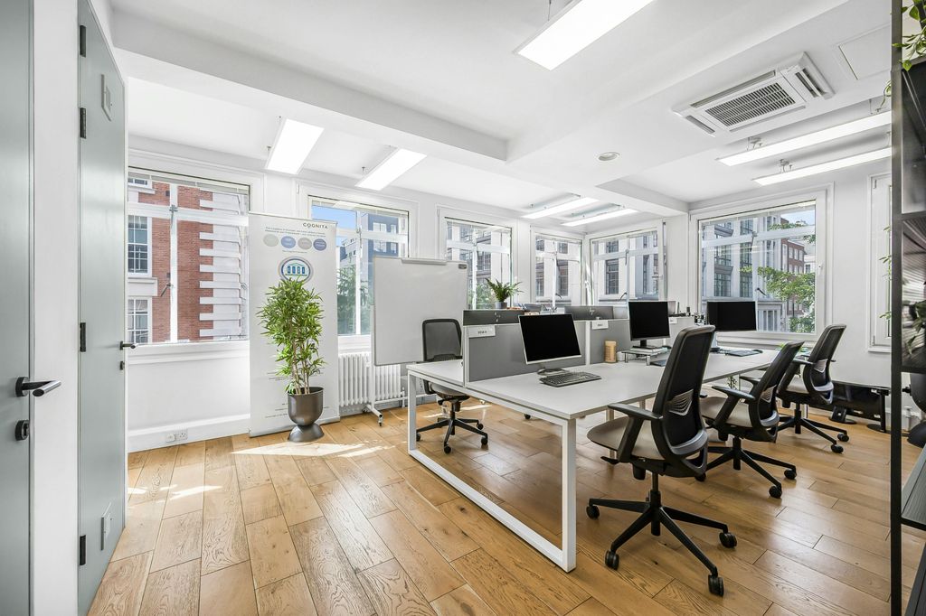 Property photo 1 of 9 Office 11.Jpg