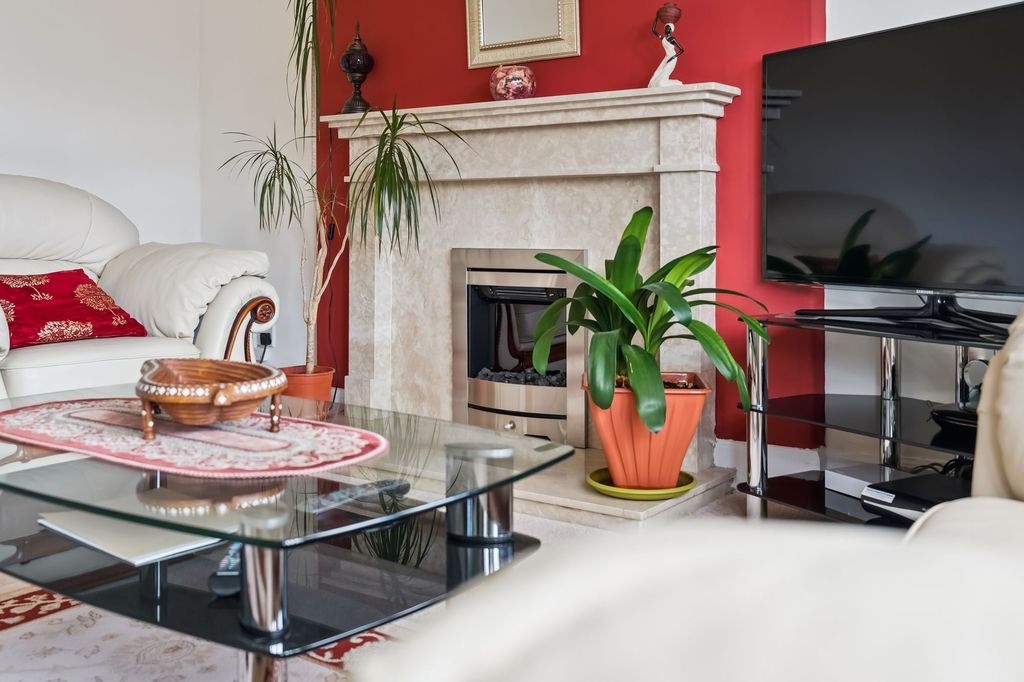 Property photo 3 of 25