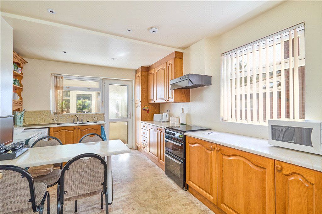 Property photo 2 of 17 Dining Kitchen
