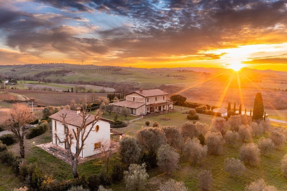 Property photo 1 of 40