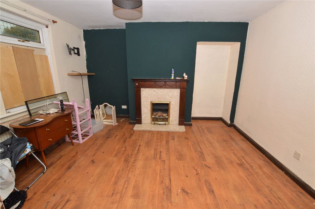 Property photo 2 of 12 Picture No. 03