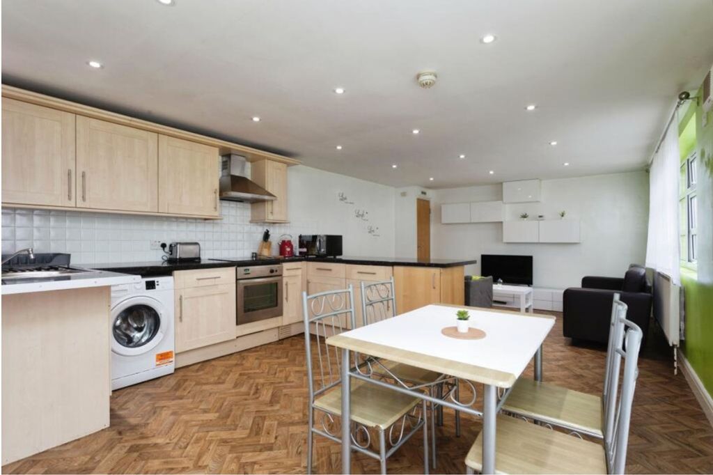 Property photo 2 of 13