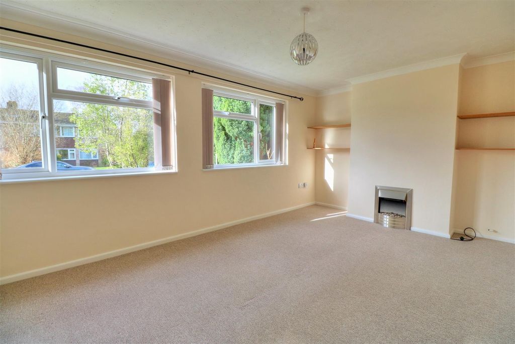 Property photo 2 of 9 Charnwood Crescent 11 Sitt Rm.Jpg