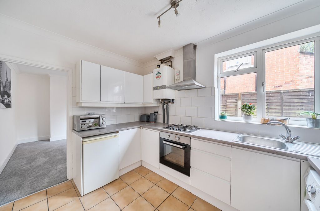 Property photo 3 of 13 1409254-25-698204...