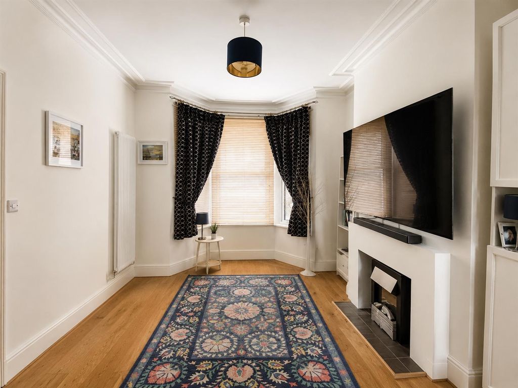Property photo 2 of 10 864Ebdea-ee30-4F89-B3d2-F68B1B8Fa735 (1).Png