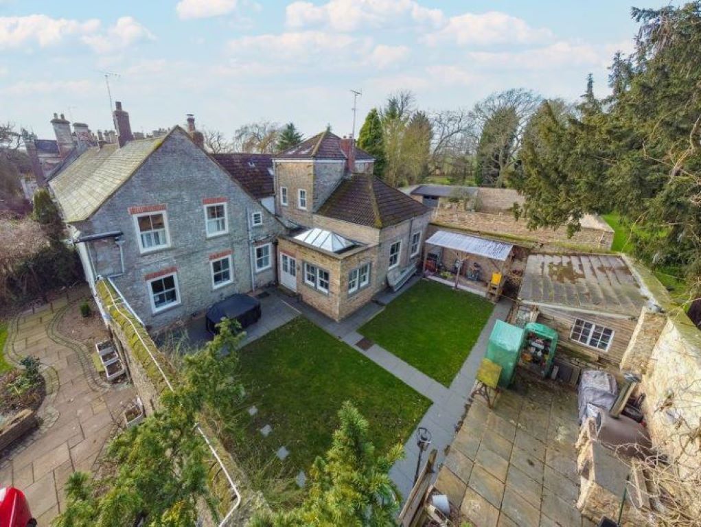 Property photo 3 of 19