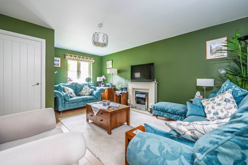 Property photo 3 of 16 Sitting Room