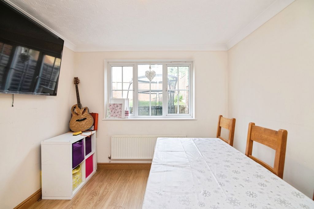 Property photo 3 of 31 Pbox-Img.Jpg