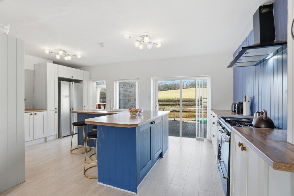 Property photo 1 of 16 Kitchen