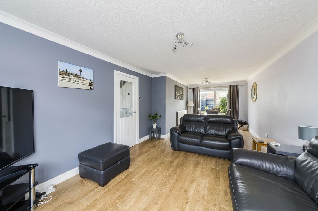 Property photo 2 of 30