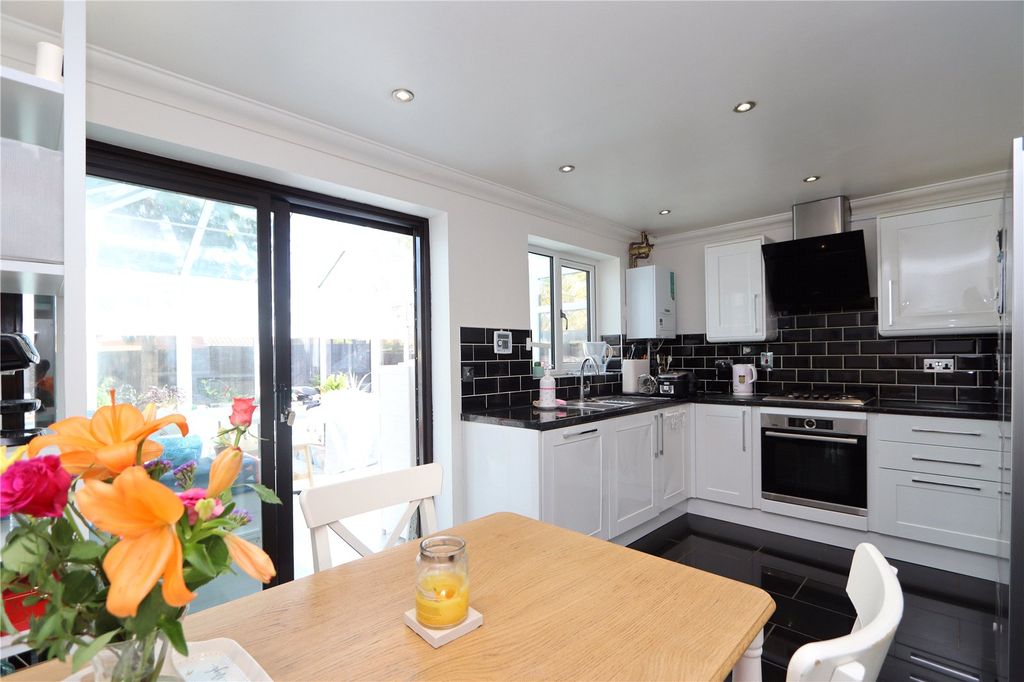 Property photo 3 of 19 Picture No. 10