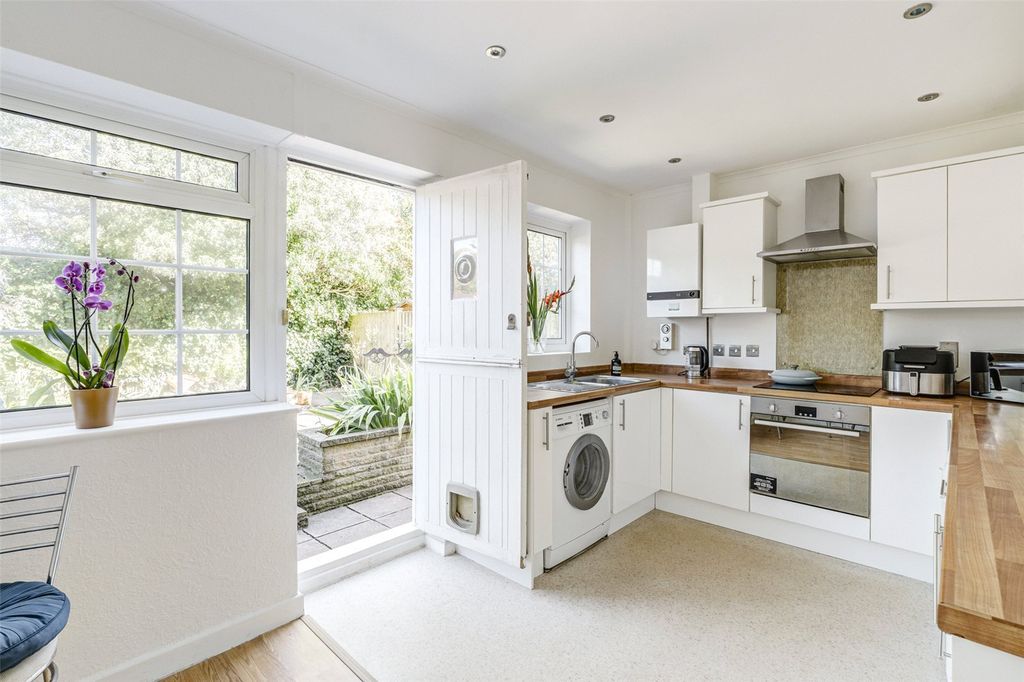Property photo 2 of 16 Picture No. 08