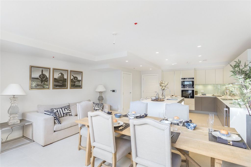 Property photo 1 of 22 Reception Room