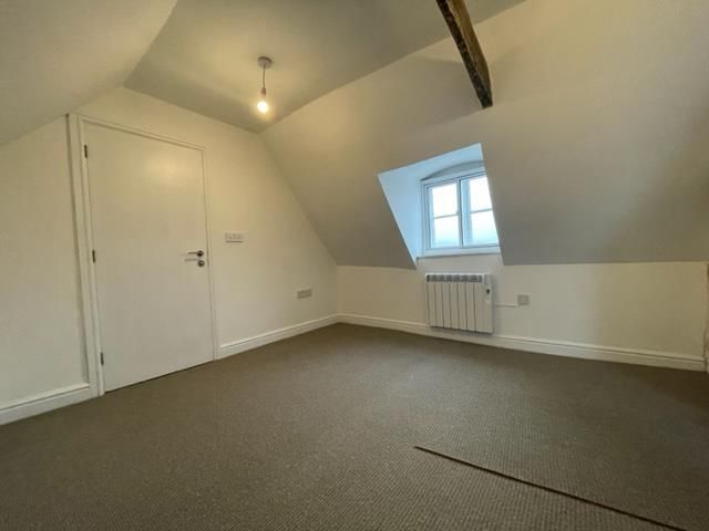 Property photo 1 of 6 Bedroom