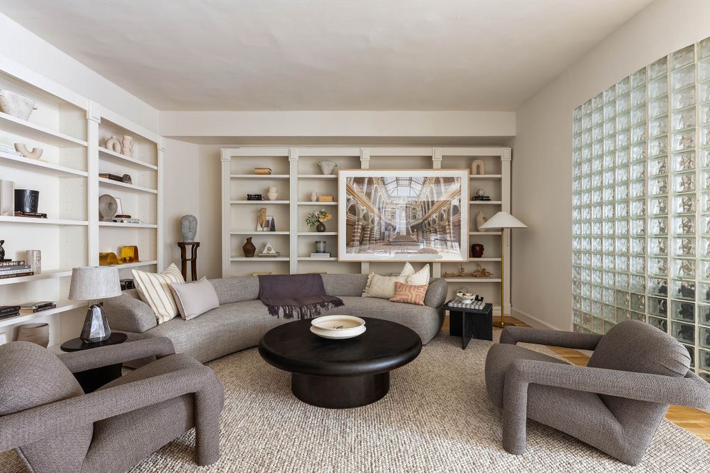 Property photo 2 of 25