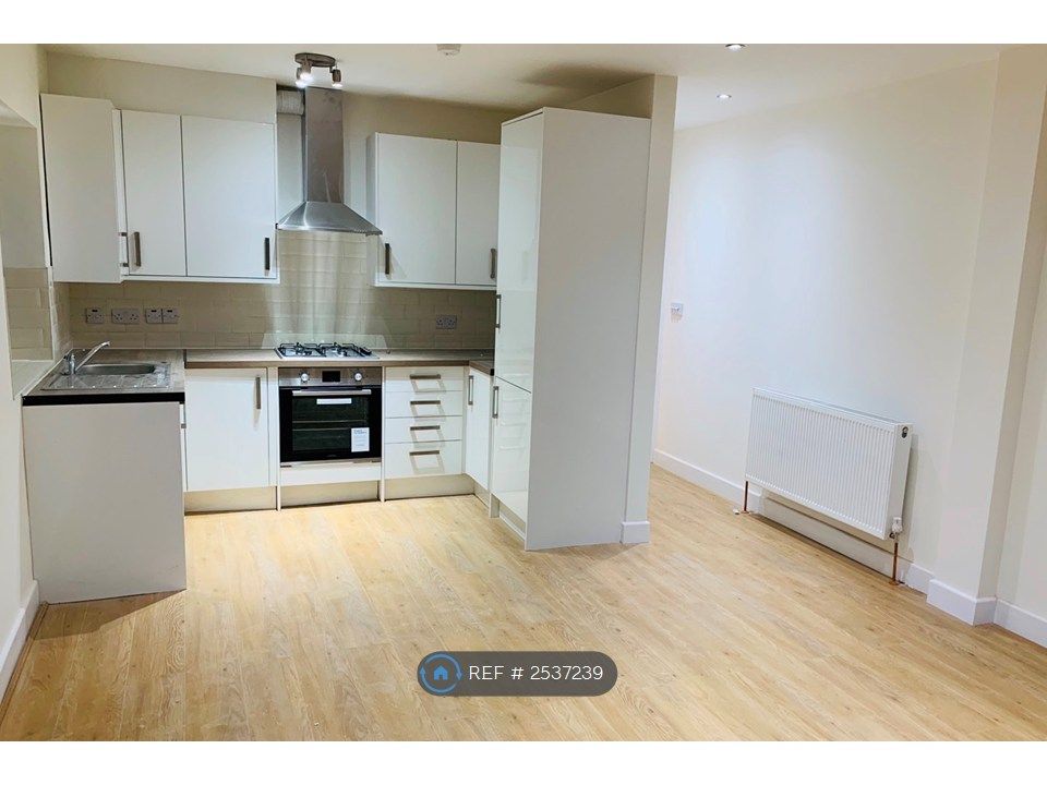 Property photo 2 of 19 Kitchen