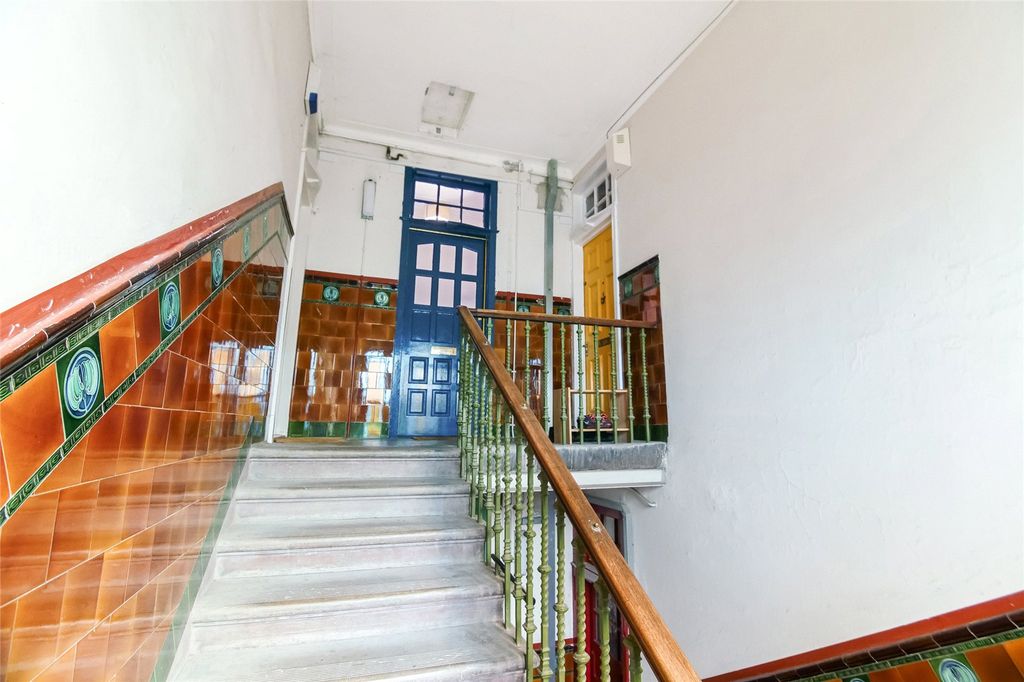 Property photo 2 of 21 Picture No. 12