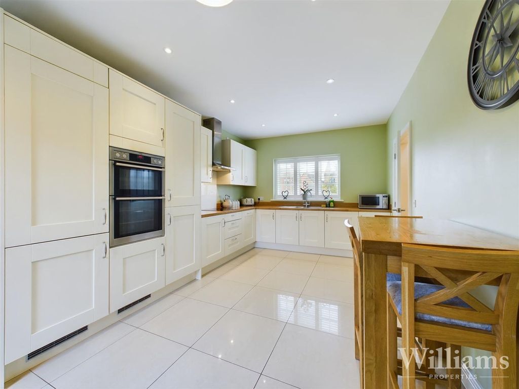 Property photo 2 of 24 Cam02861G0-Pr0060-Still002.Jpg