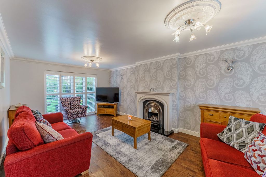 Property photo 2 of 40