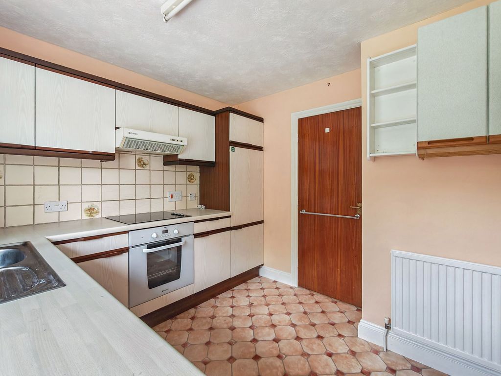 Property photo 3 of 12