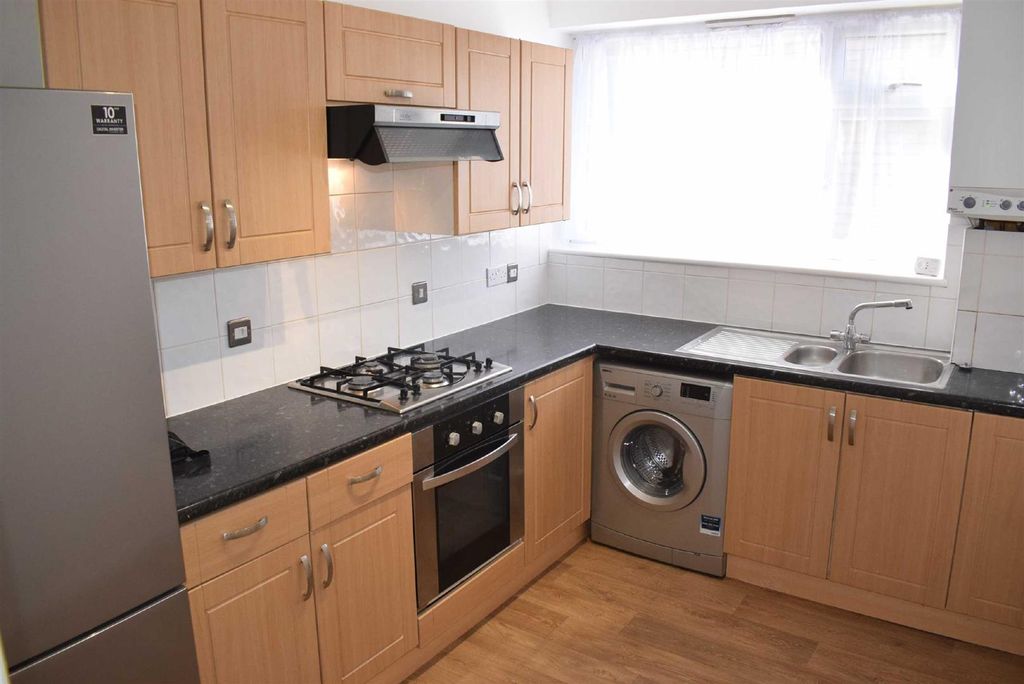 Property photo 2 of 10