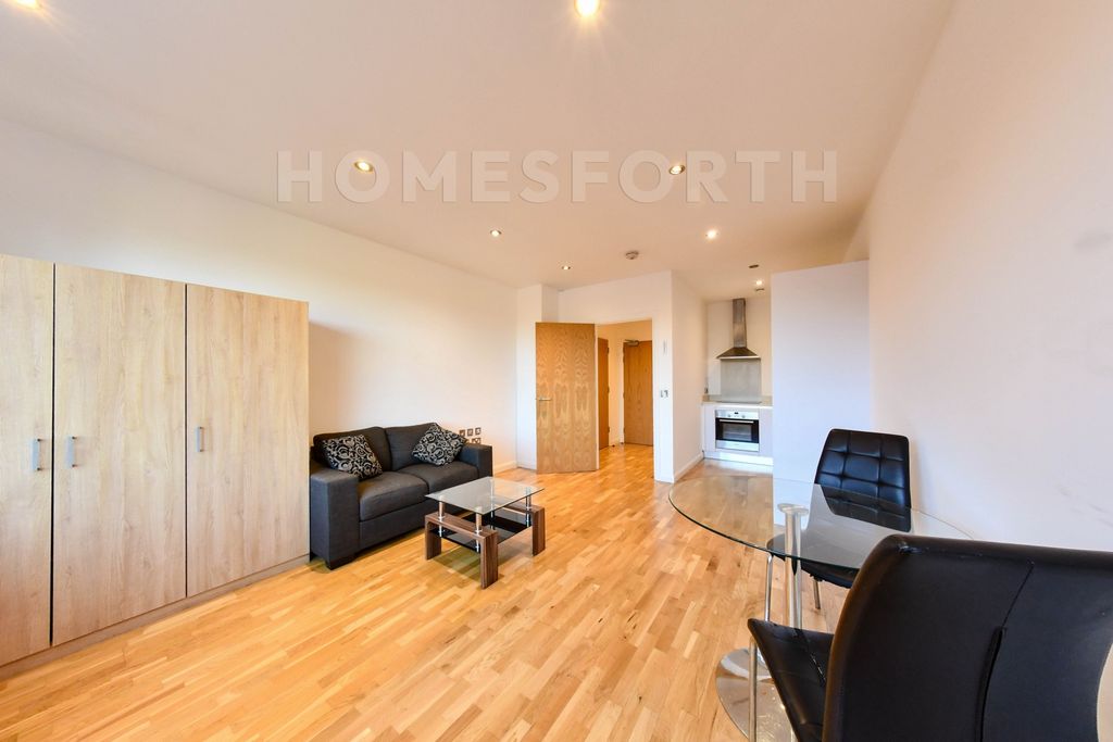 Property photo 3 of 11 Photo 6