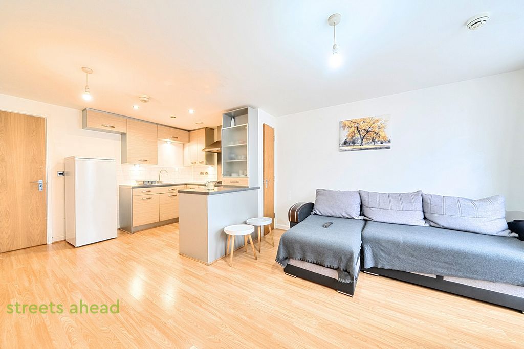Property photo 2 of 13 d6723c3F-8Fd2-44F...