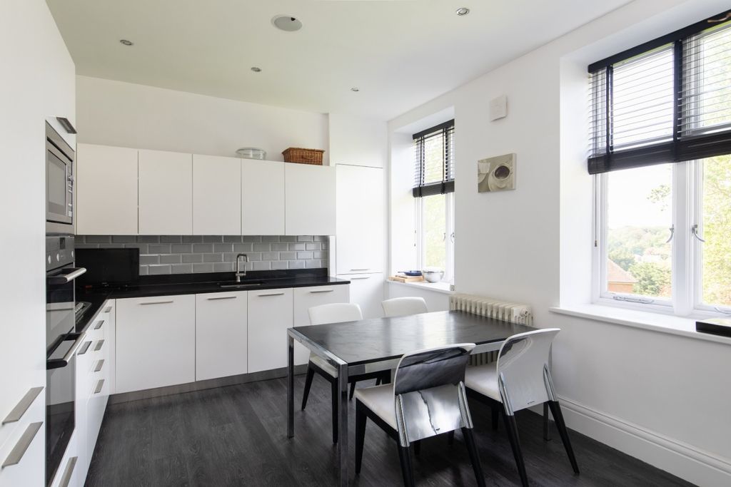 Property photo 3 of 19 2594704