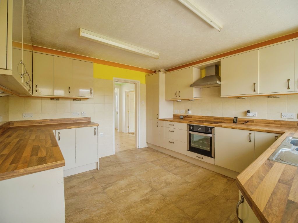 Property photo 3 of 24