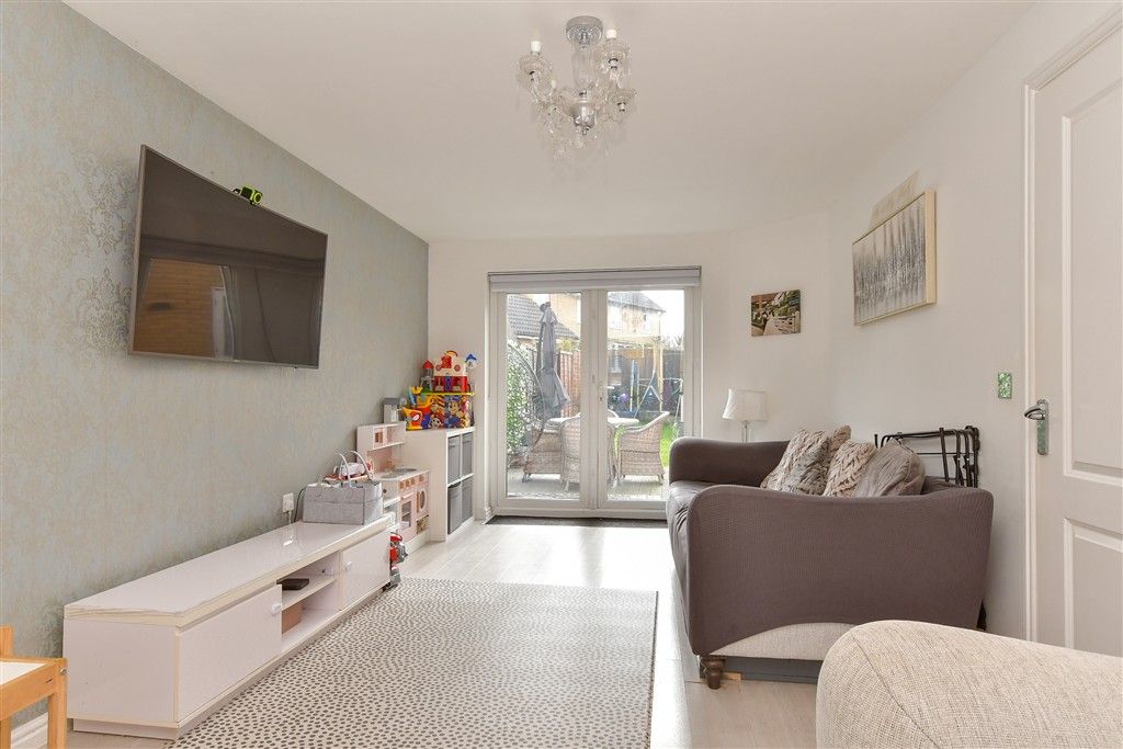 Property photo 2 of 15 Lounge