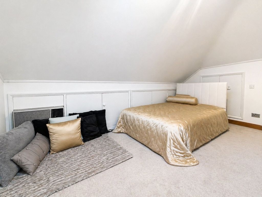 Additional image 11 of 5 bed semi-detached house for saleThornbury Road, Isleworth, Greater London TW7