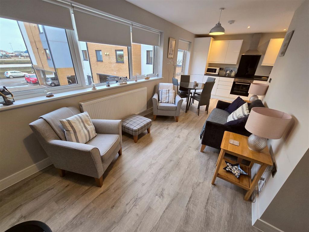 Property photo 2 of 11 Lounge/Diner/Kitchen