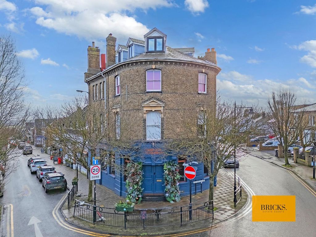 Property photo 1 of 21