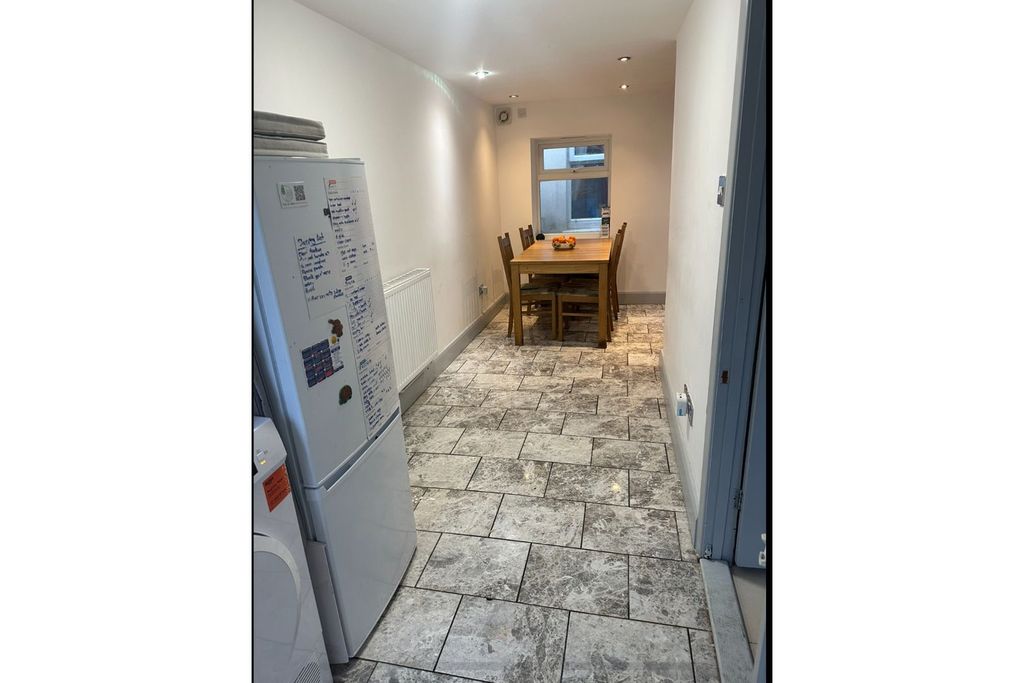 Property photo 3 of 14 Dining Area