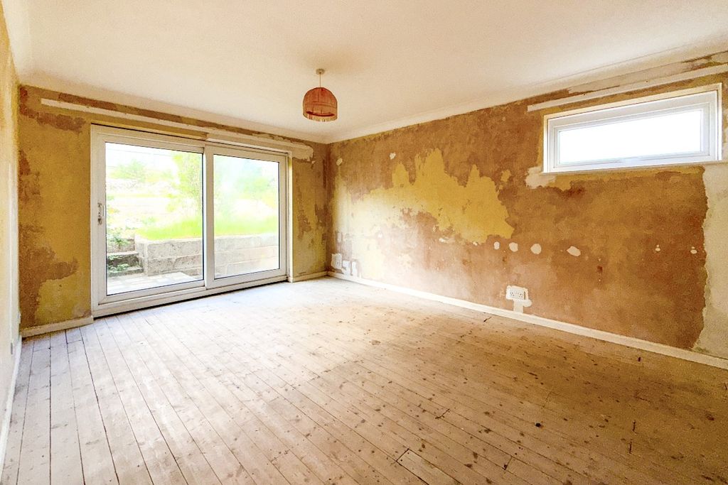 Property photo 2 of 17 5 Purbeck Avenue, Torquay, Tq2 6Ul