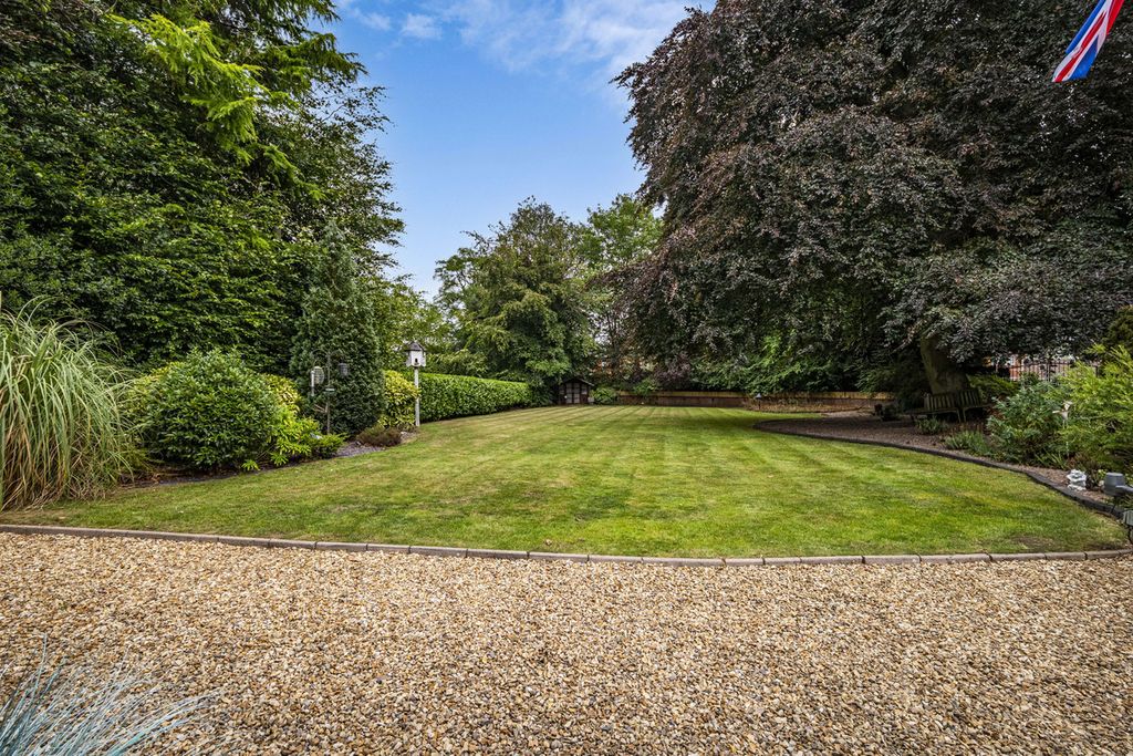 Property photo 2 of 22