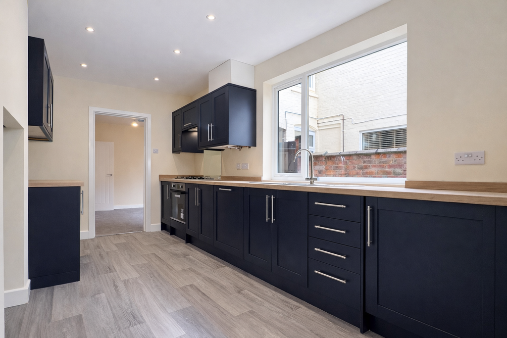 Property photo 2 of 15 Kitchen