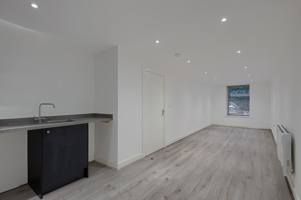Property photo 3 of 9 4139833