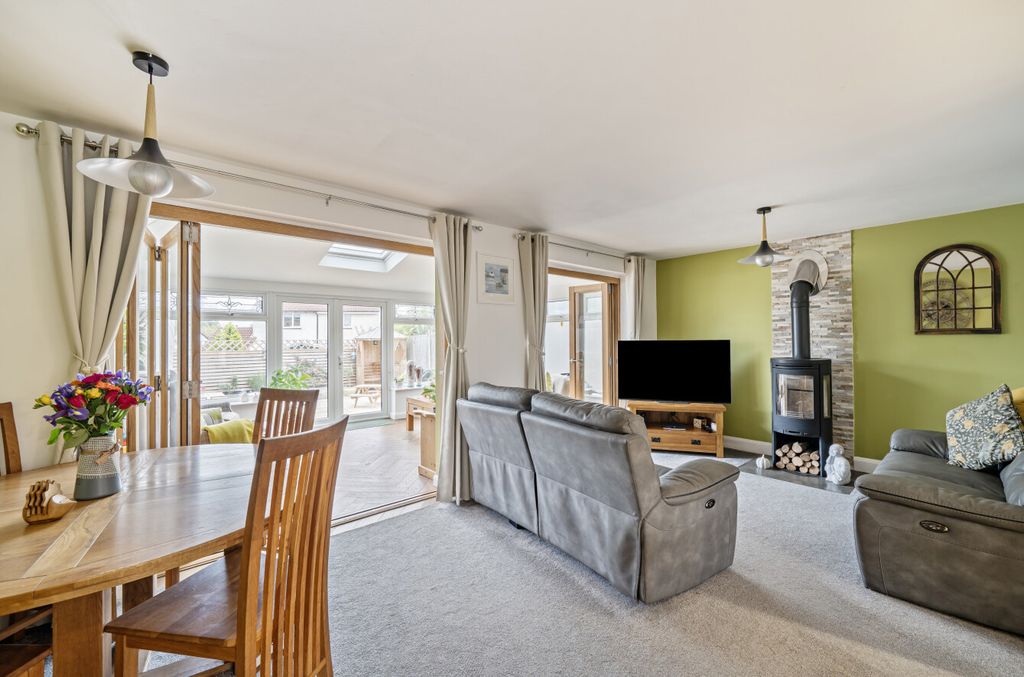 Property photo 3 of 22 1365820-17-68ee1E...