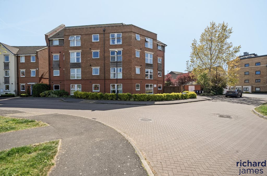 Property photo 1 of 14 7d892Bf4c27c4A2186A6A23124408937