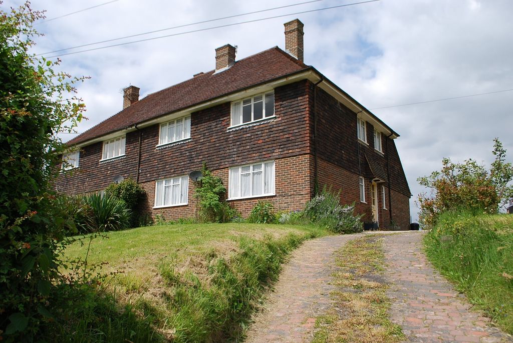 Property photo 1 of 16 Front (Main)