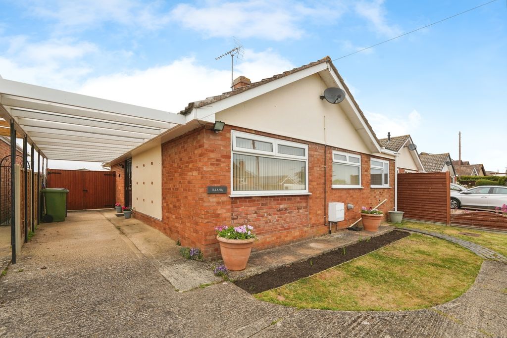Property photo 2 of 17 Photo